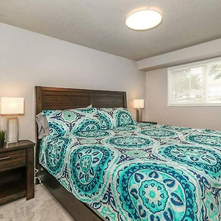 Вилла Holly First Floor 2 King Beds Канзас-Сити Экстерьер фото
