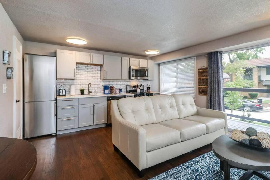 Вилла Holly First Floor 2 King Beds Канзас-Сити Экстерьер фото