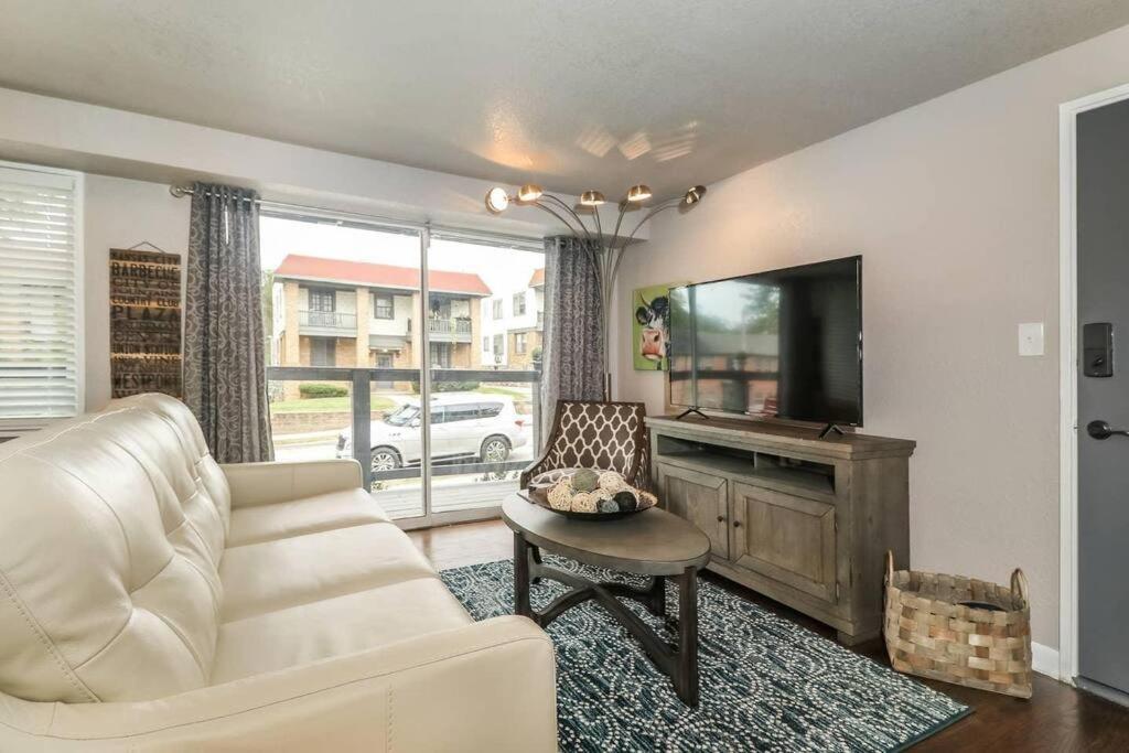 Вилла Holly First Floor 2 King Beds Канзас-Сити Экстерьер фото