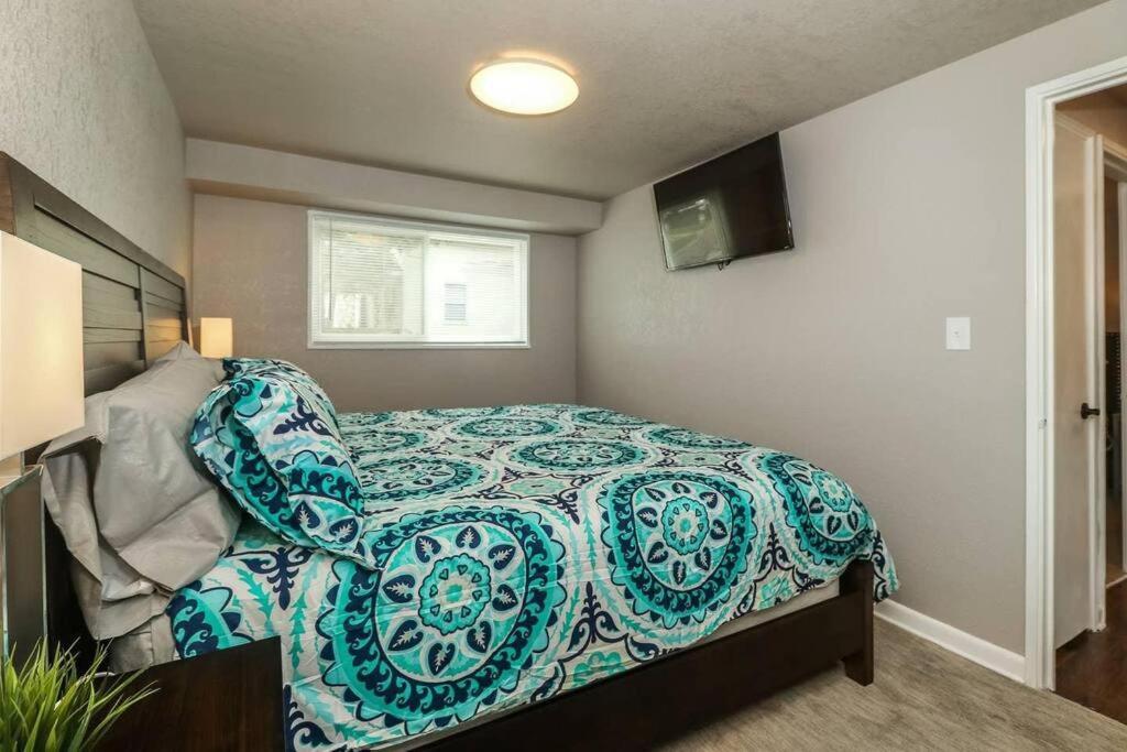 Вилла Holly First Floor 2 King Beds Канзас-Сити Экстерьер фото